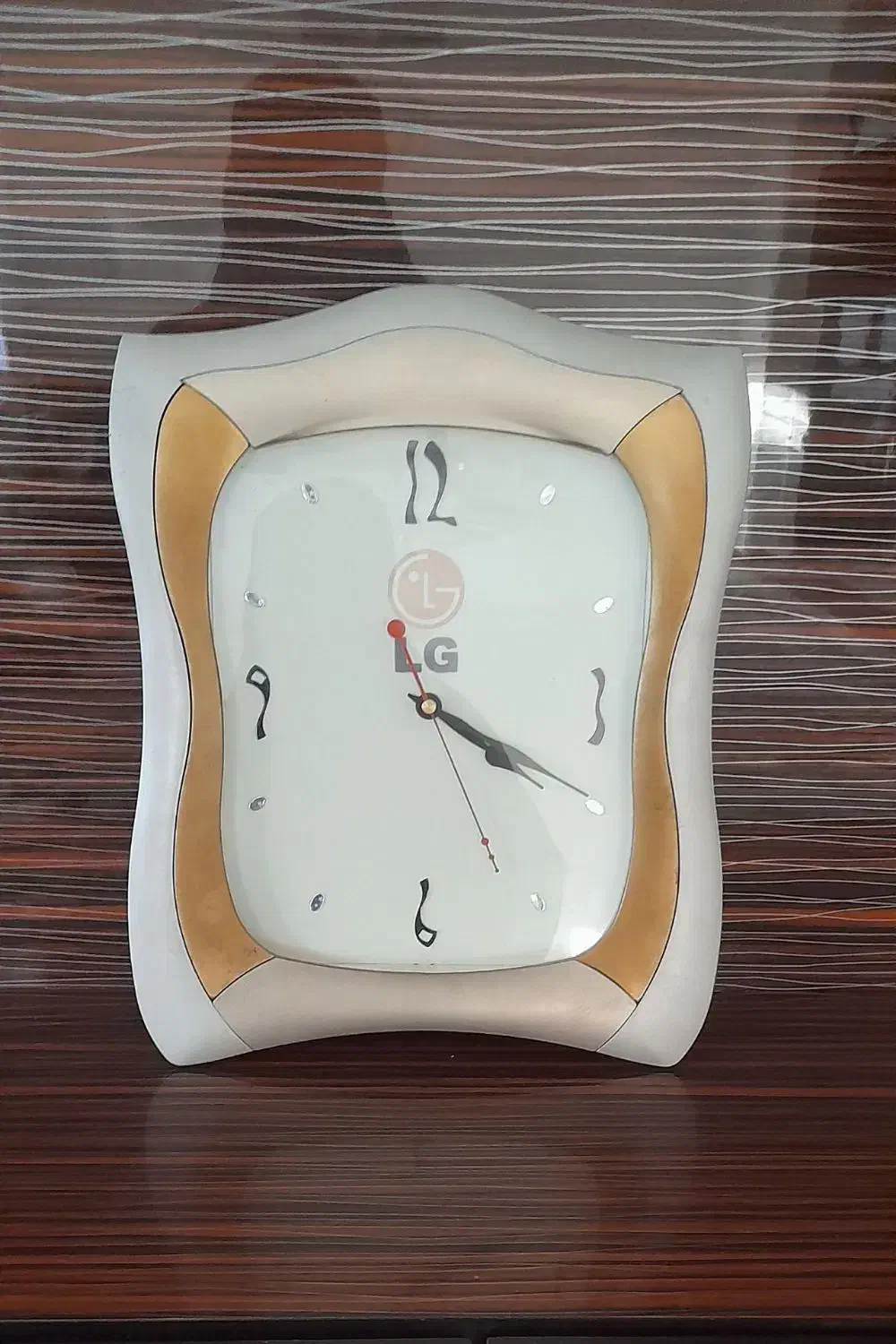 ساعت دیواری|ساعت دیواری و تزئینی|تربت جام, شهید نصرالهی|دیوار