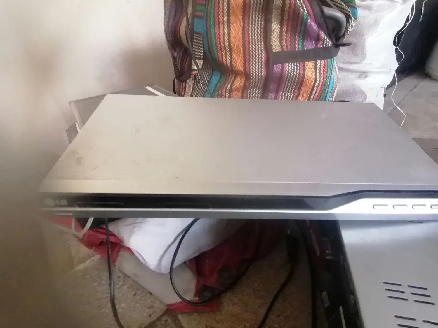 اجناس قدیمی|کلکسیون اشیاء عتیقه|صدرا-فارس, فاز ۱|دیوار