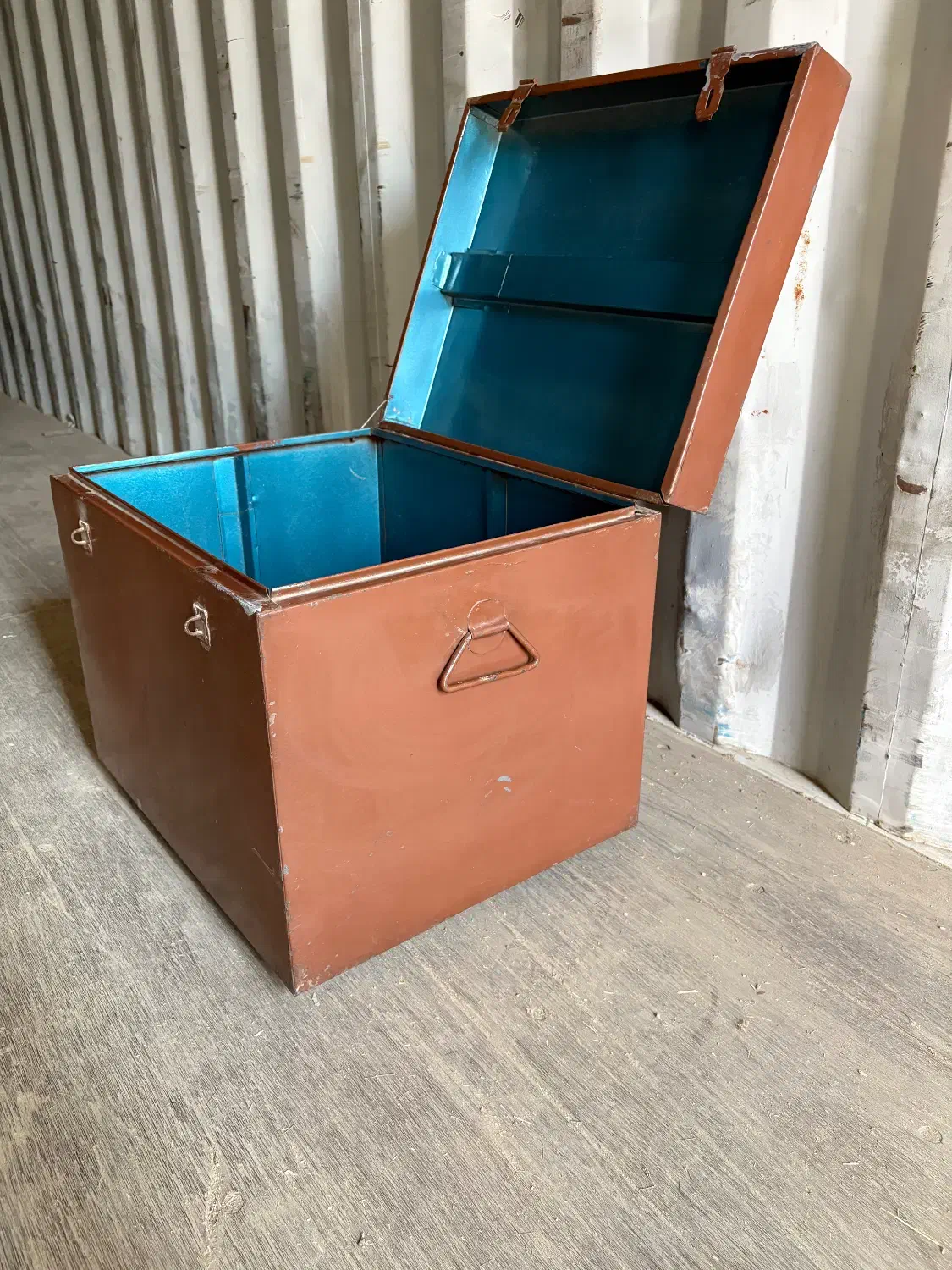 صندوق فلزی جاقفلی دار|کلکسیون اشیاء عتیقه|تهران, میرداماد|دیوار