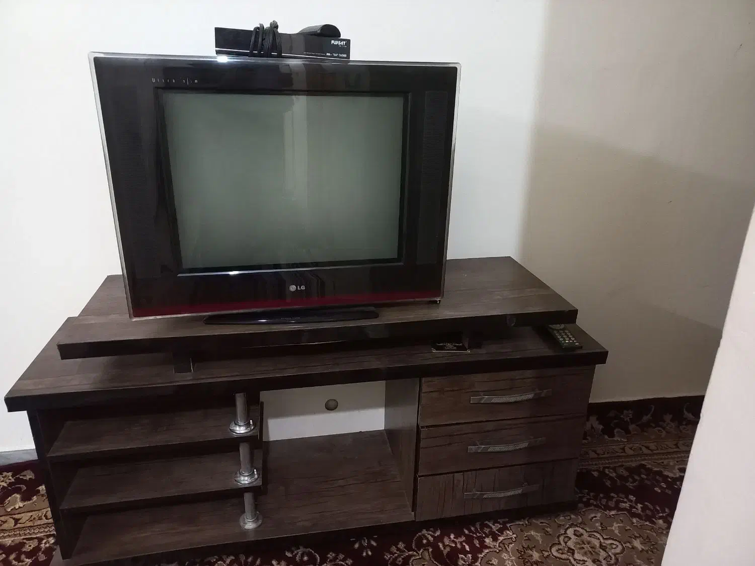 فروش میز و تلویزون|تلویزیون و پروژکتور|لنگرود, |دیوار