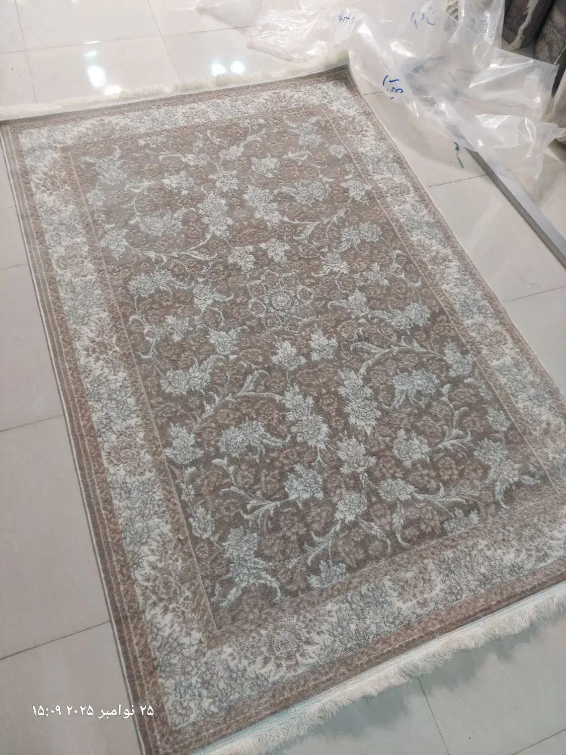 فرش ۴ متری رنگ بژ رنگ نسکافه‌ای کد وینتج|فرش|مشهد, توس (بلوار توس)|دیوار