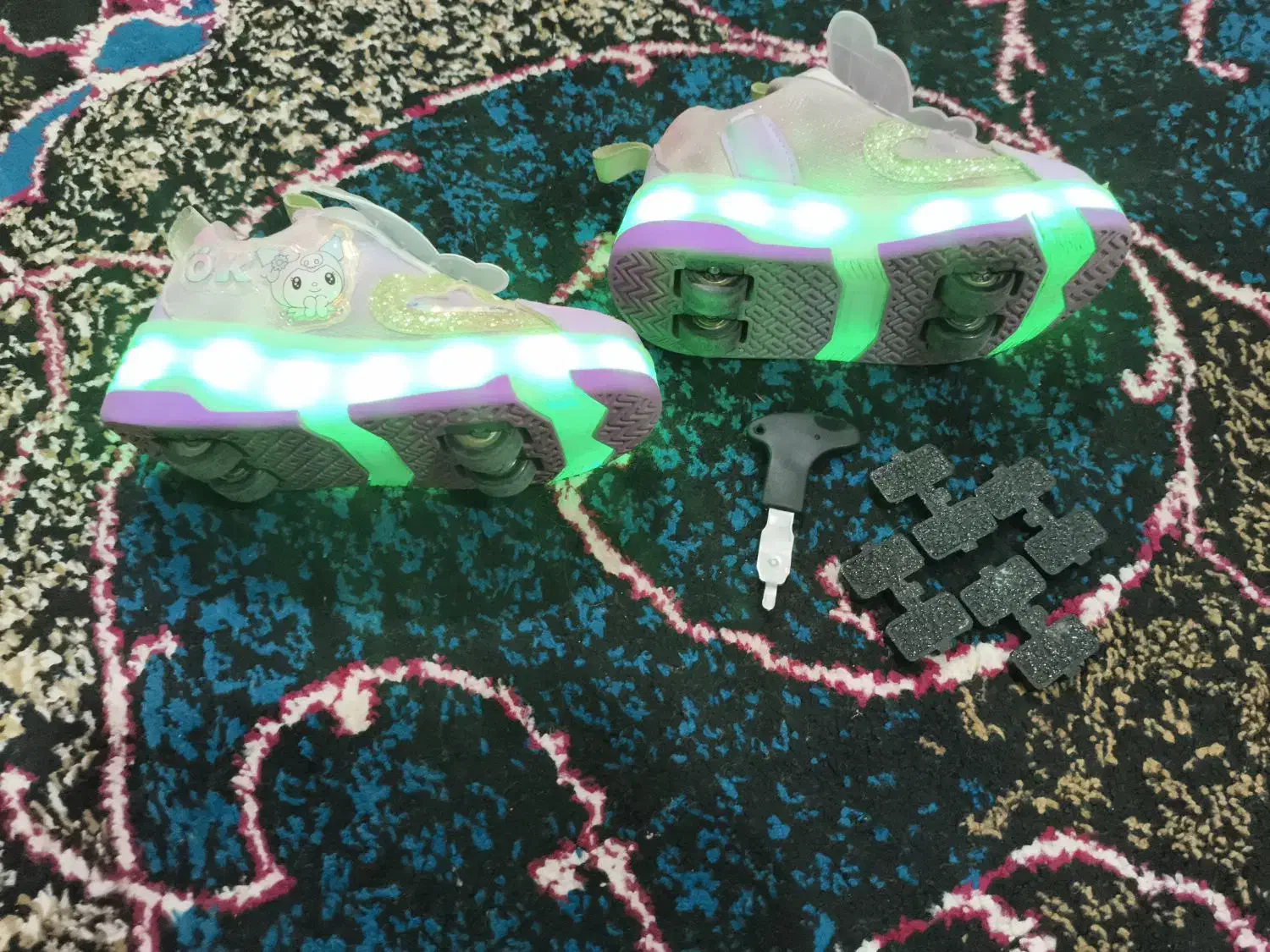 کفش اسکیت با چراغ دار|دوچرخه، اسکیت، اسکوتر|شهرضا, |دیوار