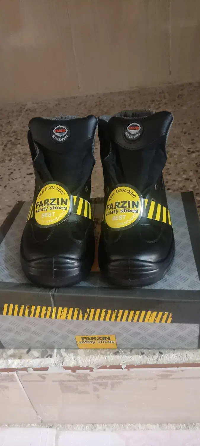 کفش کار مهندسی|کیف، کفش، کمربند|خورموج, |دیوار