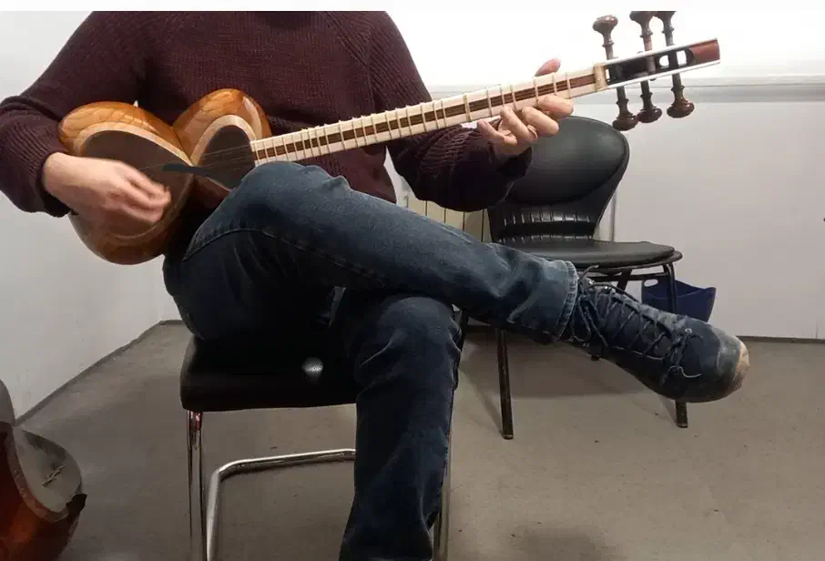 ساز تار|سازهای سنتی|اراک, |دیوار