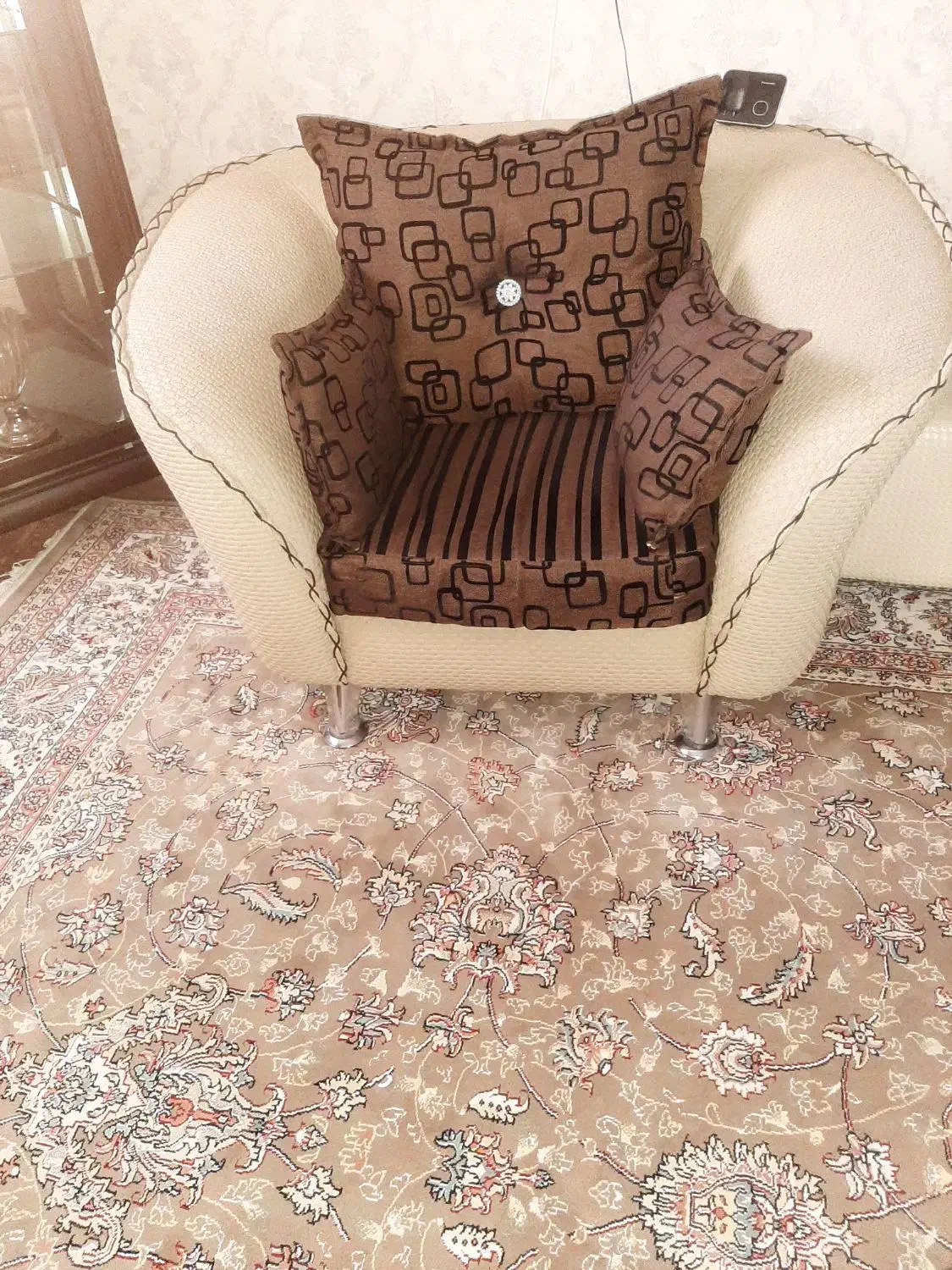 مبل راحتی ۷نفره سالم|مبلمان خانگی و میز عسلی|چهاردانگه (تهران), |دیوار