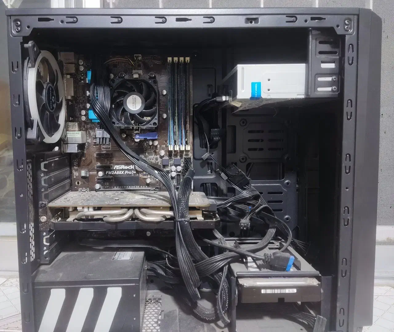 کیس قوی به همراه مانیتور|رایانه رومیزی|کتالم و سادات شهر, |دیوار