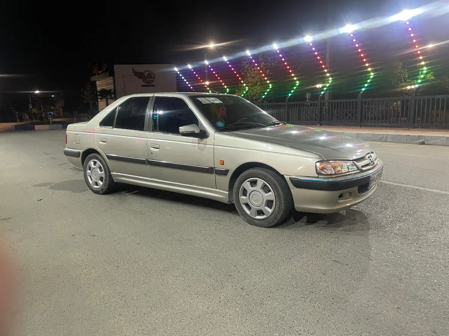 پارس۸۲ استسنایی|خودرو سواری و وانت|نور, |دیوار