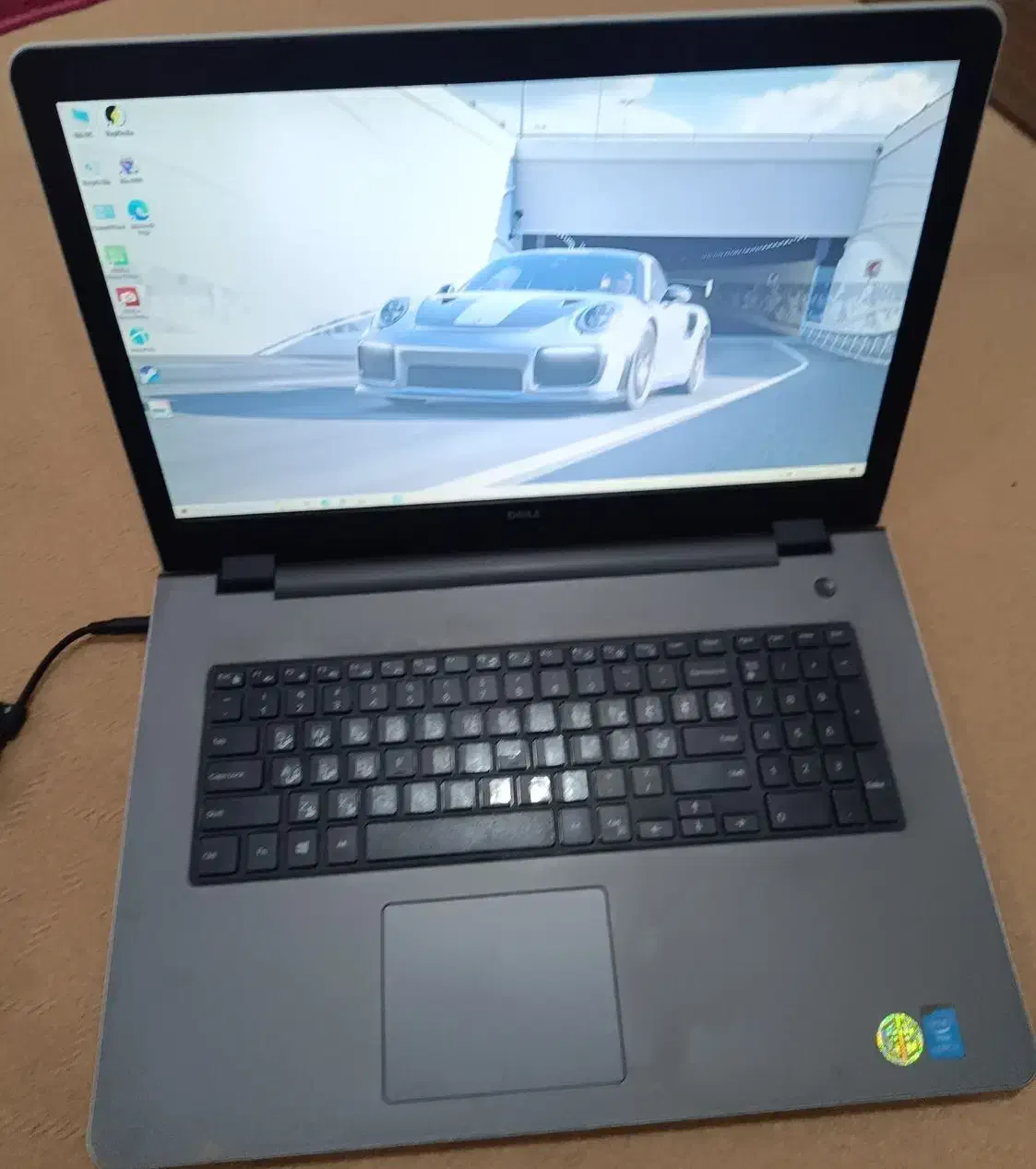 لپتاپ ۵۷۵۸ dell inisprion فول HD tft ۱۷ اینچ|رایانه همراه|شاهین دژ, |دیوار