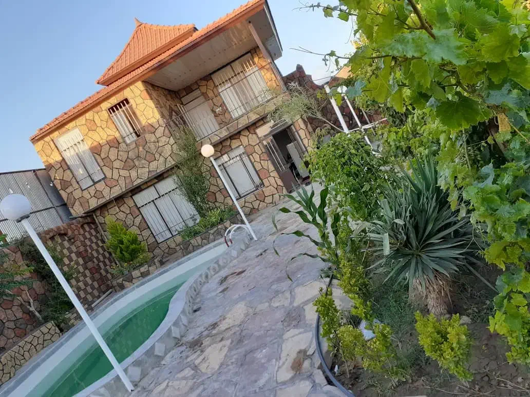 اجاره باغ سنگ سفید|اجارهٔ کوتاه‌مدت ویلا و باغ|سبزوار, قصبه شرقی|دیوار