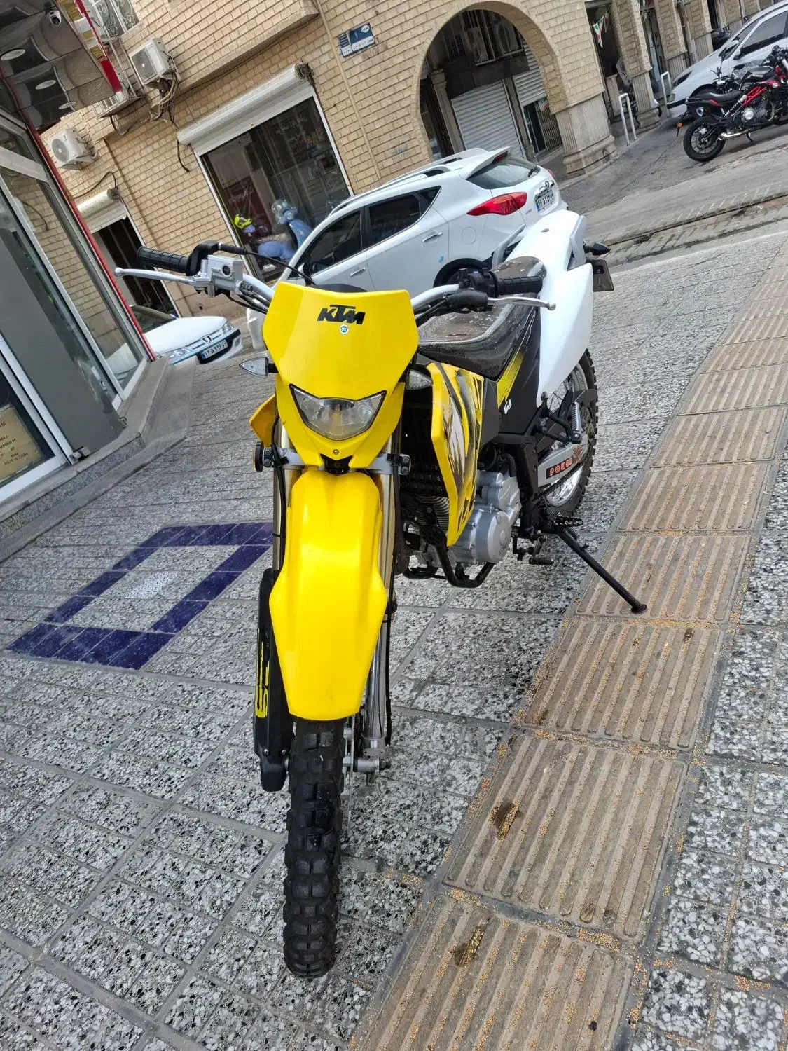 تریل ۲۰۰|موتورسیکلت|شیراز, بازار|دیوار