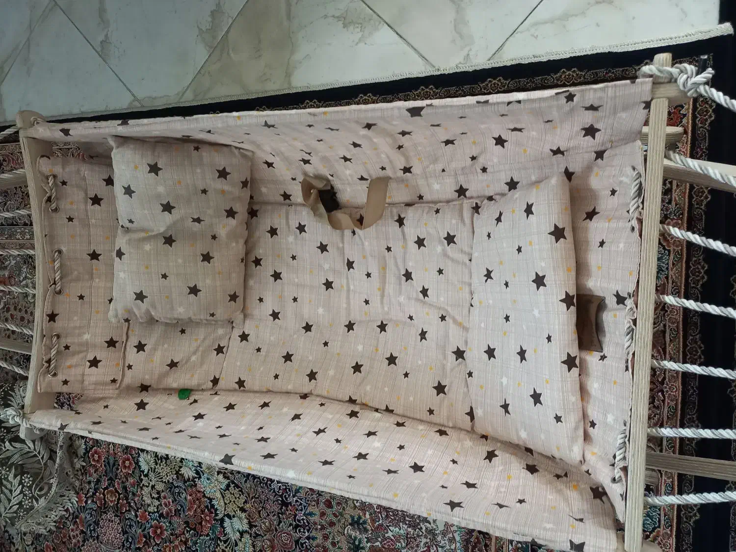 گهواره ننو در حد نو با پشه بند|اسباب و اثاث بچه|گلپایگان, |دیوار