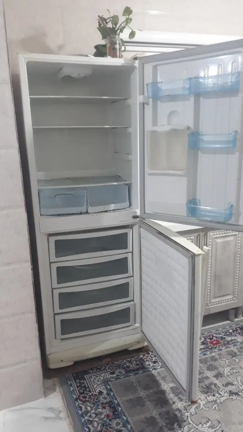 یخچال فریزر دودرب با اب سردکن نیاز به تعمیر جزیی|یخچال و فریزر|کردکوی, |دیوار