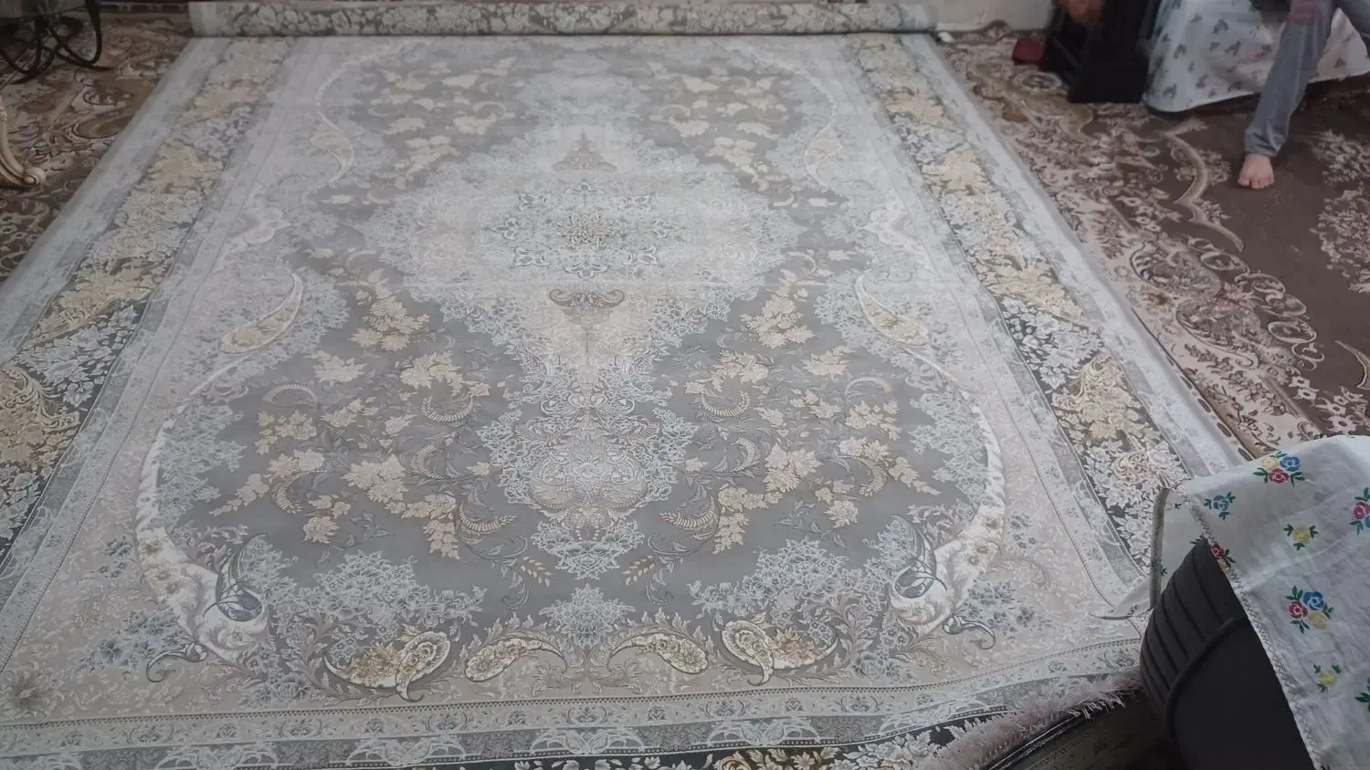 فرش کاملا سالم|فرش|الوند, |دیوار