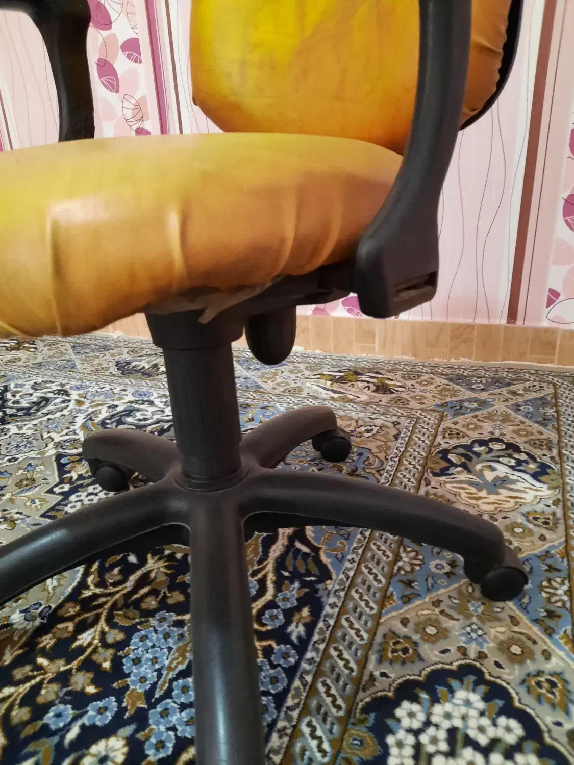 صندلی میز کامپیتر|صندلی و نیمکت|آستارا, |دیوار