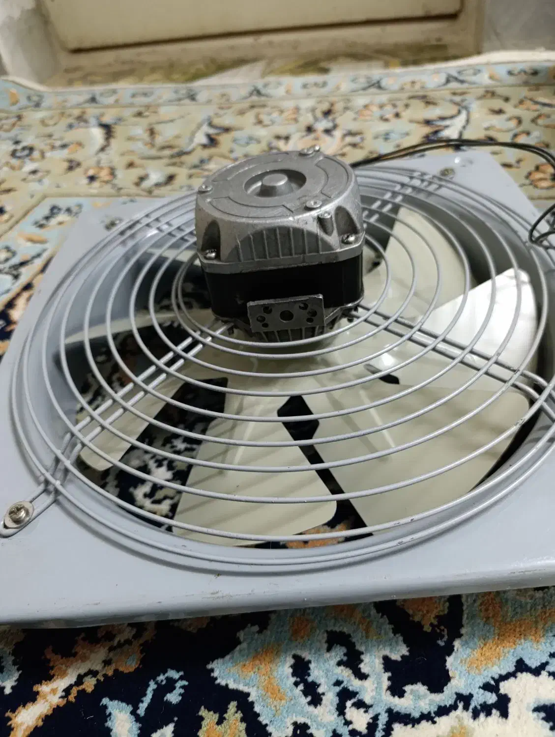 هواکش فروشی|پنکه و تصفیهکنندهٔ هوا|کاشان, کارگر|دیوار