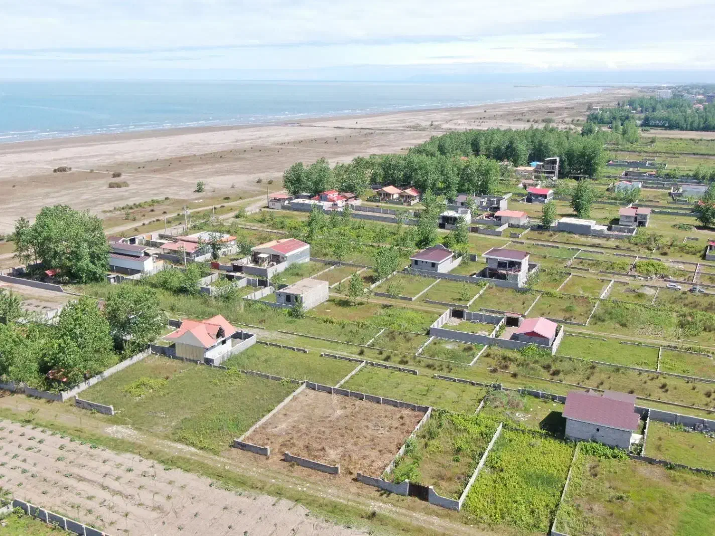 زمین مسکونی ساحلی درمنطقه برندبابندر تجاری تفریحی|فروش زمین و ملک کلنگی|رشت, استادسرا|دیوار