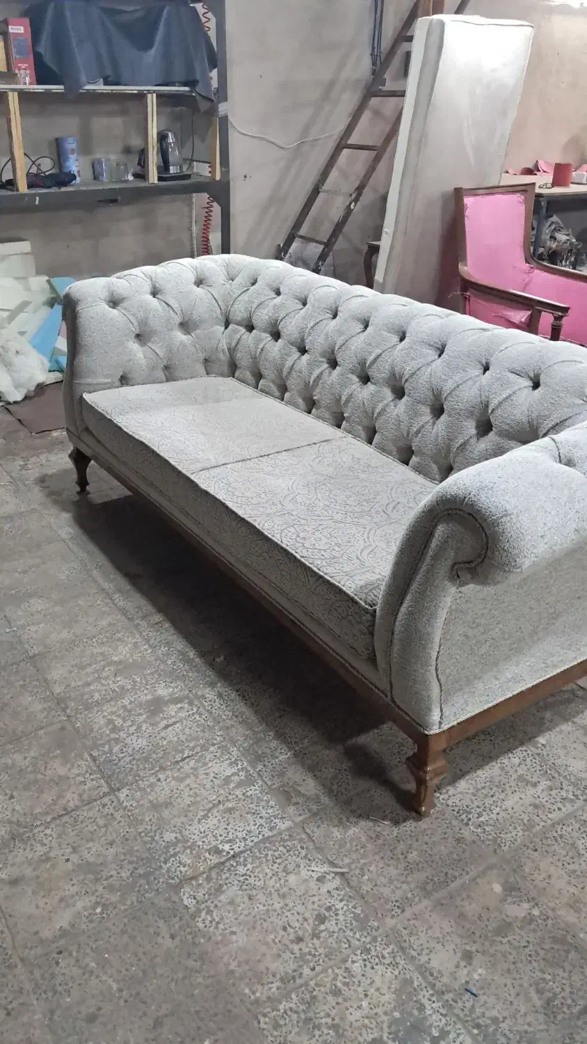 پذیرش انواع رویه مبلمان راحتی کلاسیک و چستر|خدمات پیشه و مهارت|ملایر, |دیوار