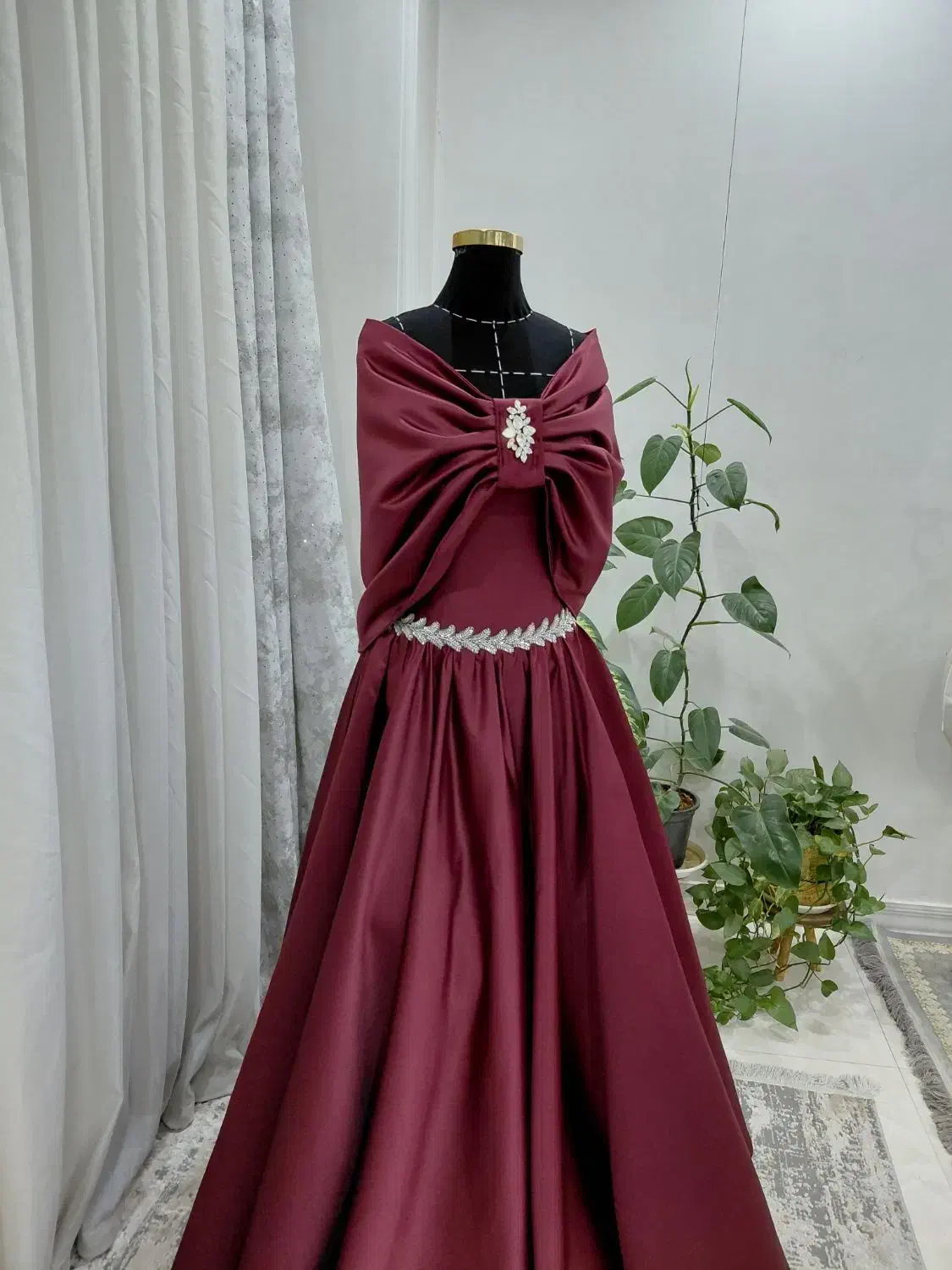 لباس مجلسی|لباس|اسلام‌شهر, شهرک مصطفی خمینی|دیوار