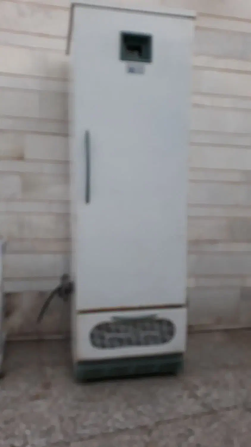 اب گرم کن سالم . اما مفت|آبگرمکن، پکیج، شوفاژ|زرند, |دیوار