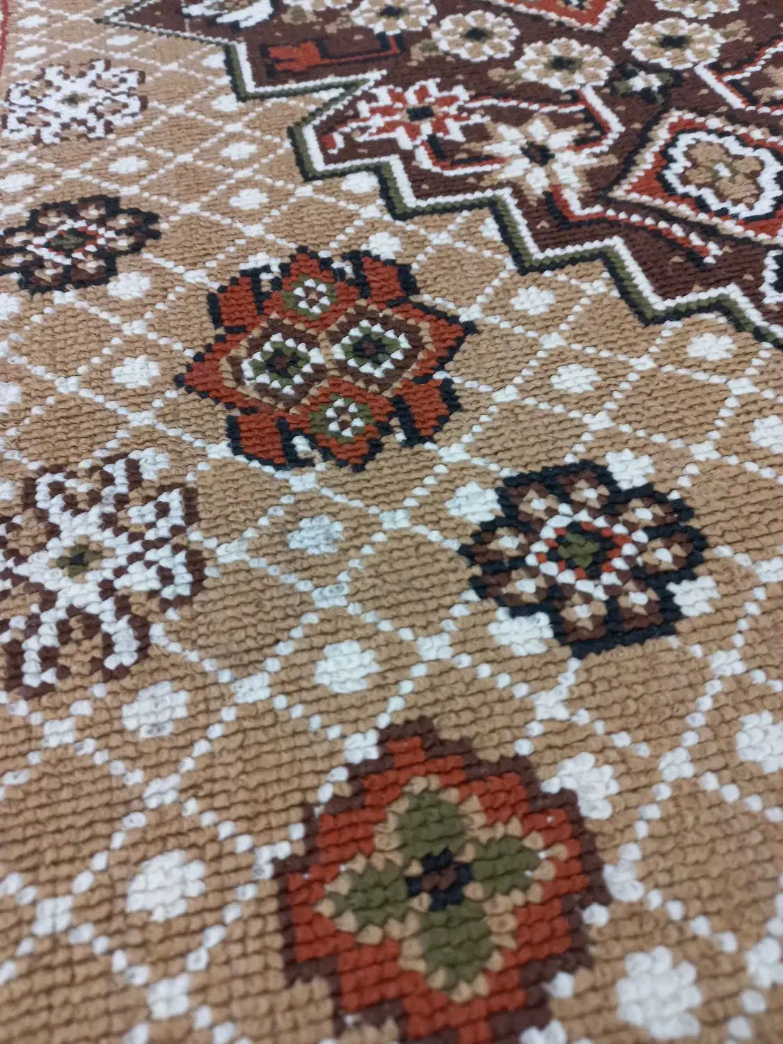 موکت فرش کاملا تمیز و نو|موکت|قم, هفت تیر|دیوار