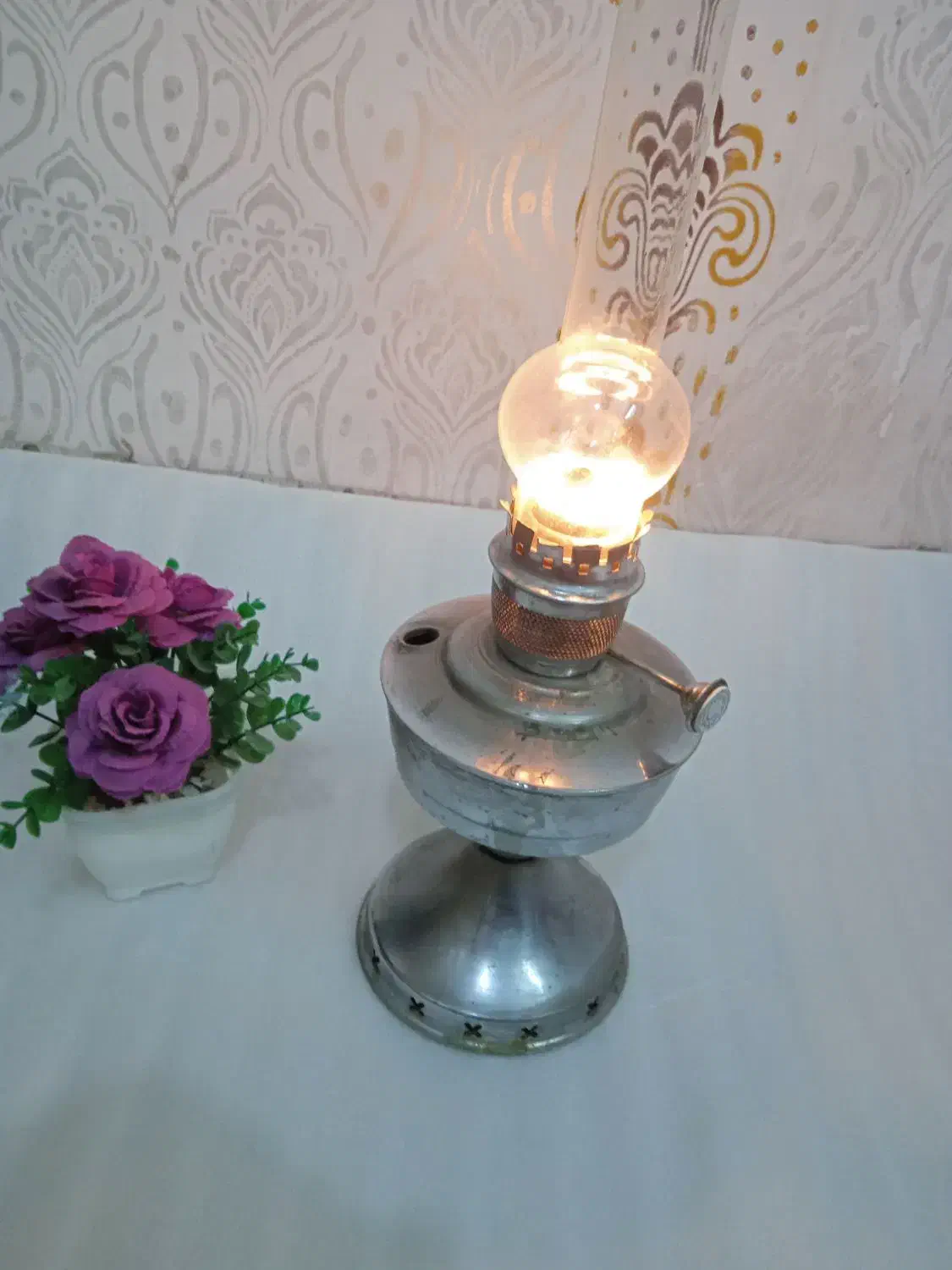 چراغ گردسوز نفتی قدیمی تمام برنجی سالم و روشن|کلکسیون اشیاء عتیقه|تهران, آسمان|دیوار