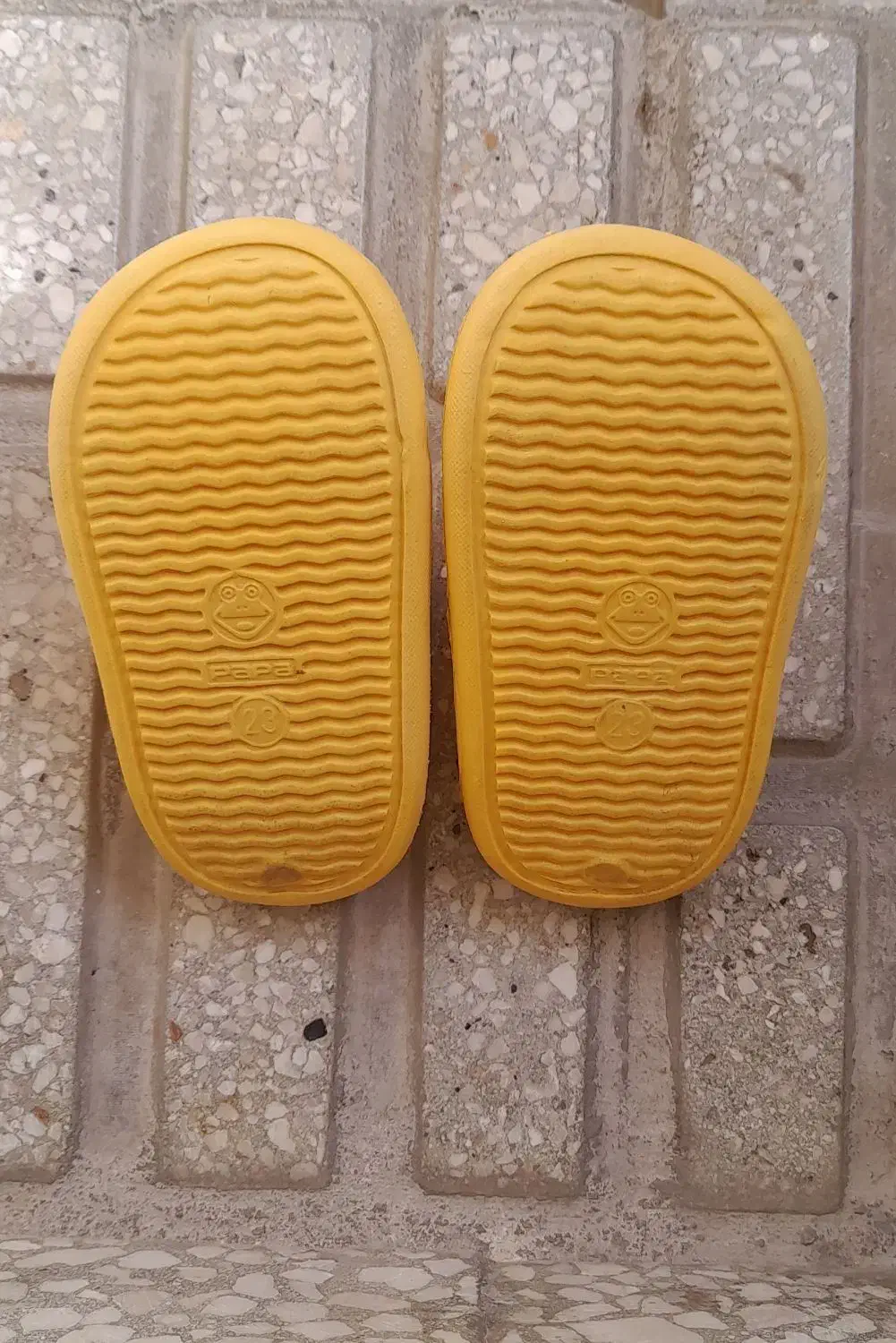 دمپایی|کفش و لباس بچه|کرمانشاه, |دیوار