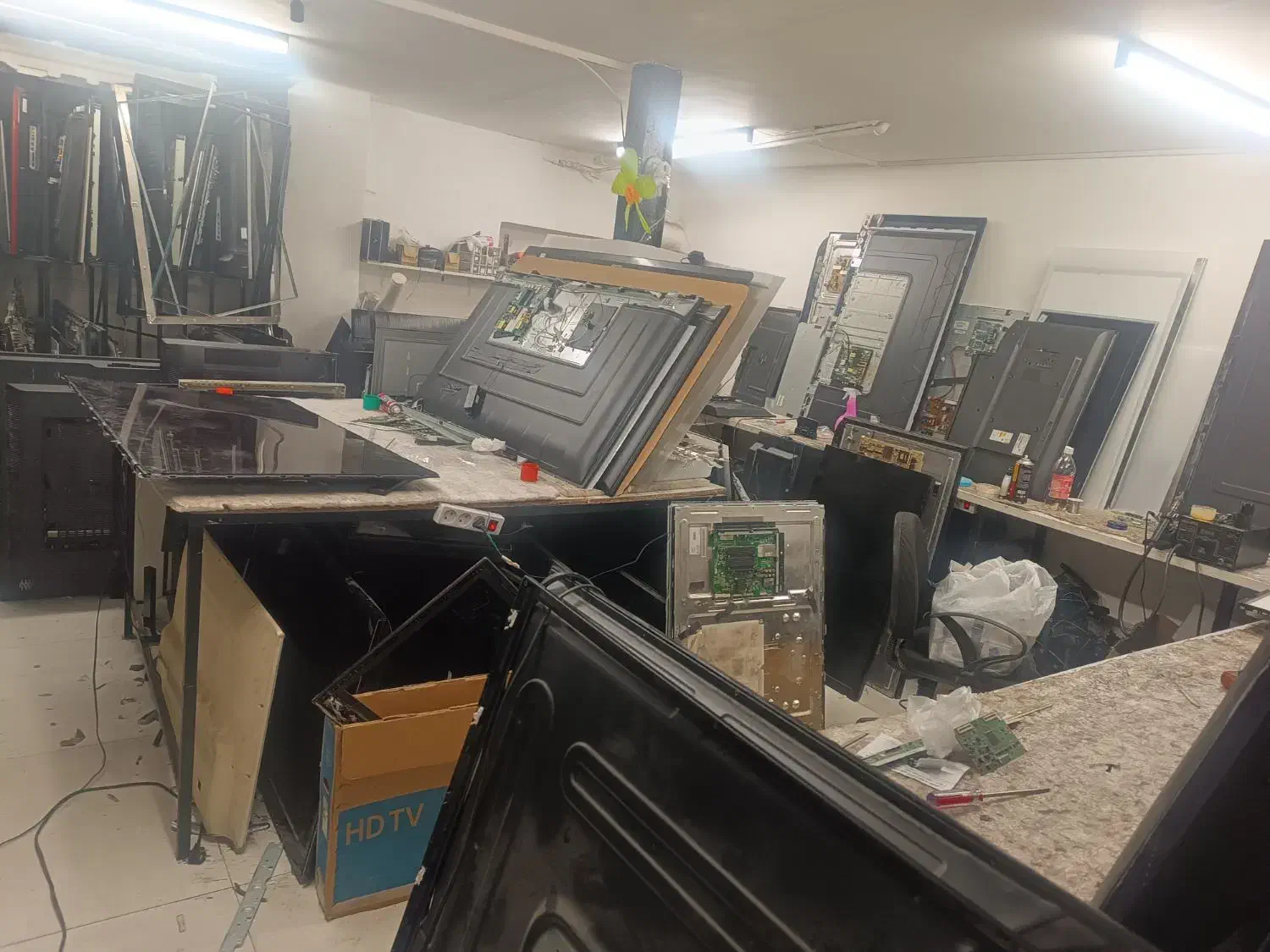 تلوزیون معیوب یاشکسته تعویض با سالم|تلویزیون و پروژکتور|مشهد, سراب|دیوار