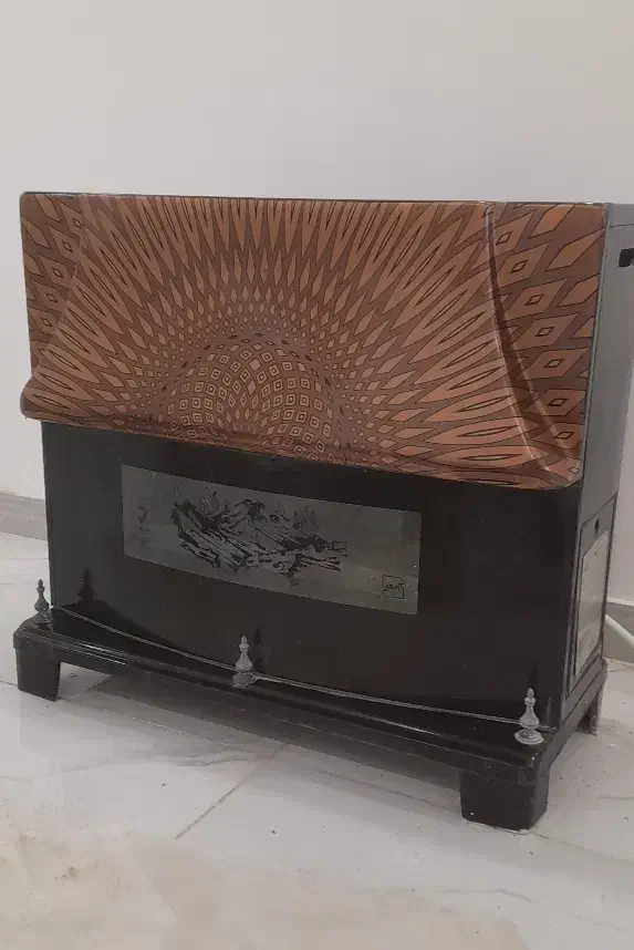 بخاری سالم منقل برنجی  کوزه و خمره کهنه وقدیمی|بخاری، هیتر، شومینه|لاهیجان, کاروانسرابر|دیوار