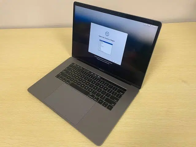 لپتاپ Macbook Pro A1990|رایانه همراه|مشهد, طبرسی شمالی|دیوار
