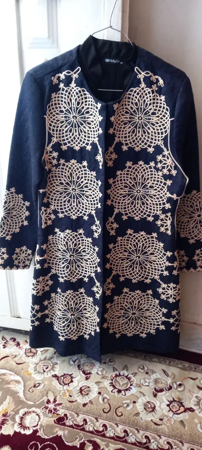 مانتو|لباس|قم, باغ شریفی|دیوار