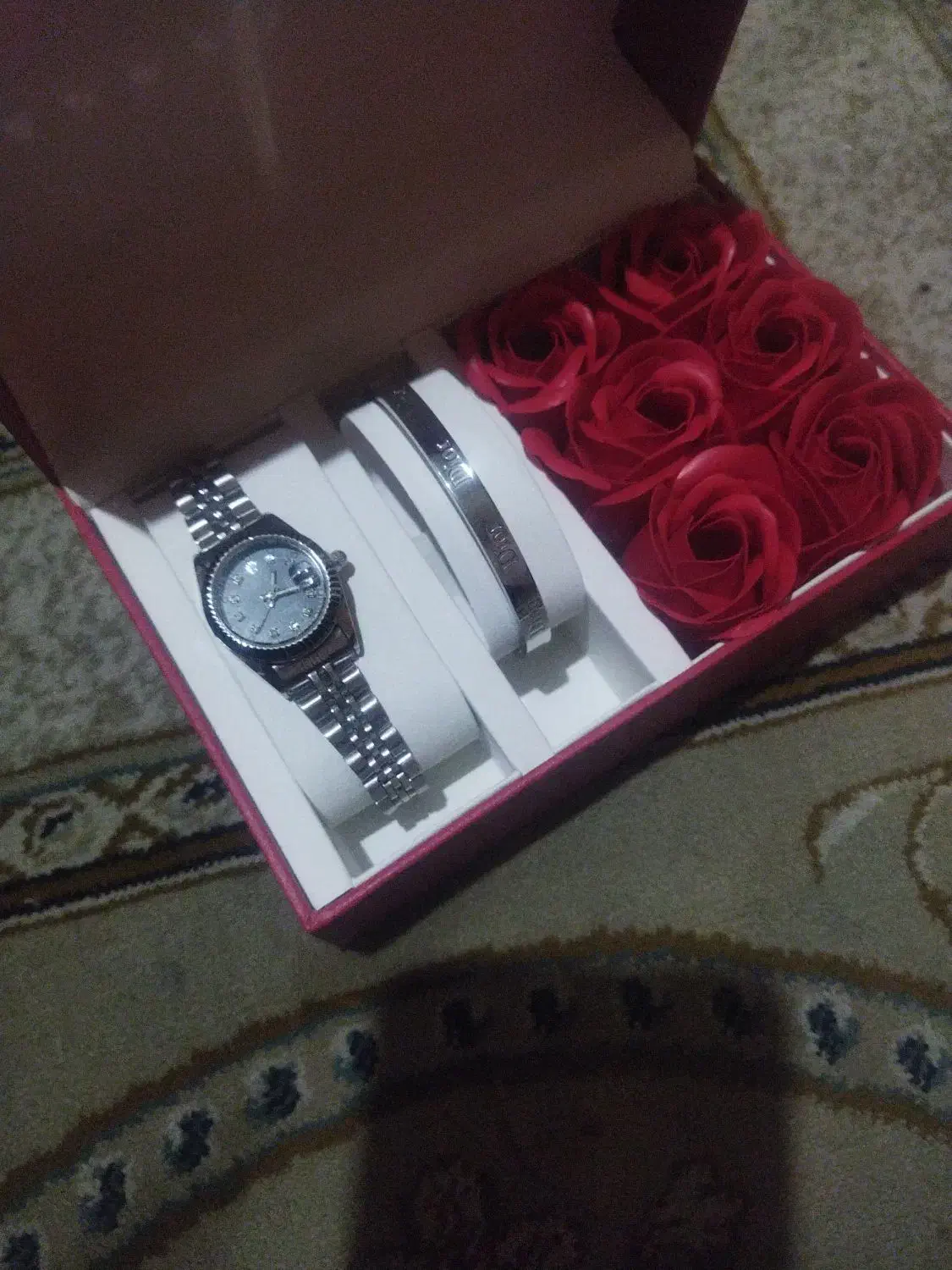 کادویی ساعت و تک دست|ساعت|شیراز, شریف‌آباد|دیوار