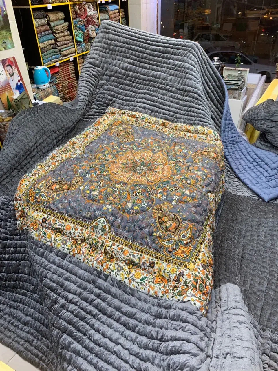 لحاف کرسی دست دوز|رختخواب، بالش، پتو|اصفهان, سرچشمه|دیوار