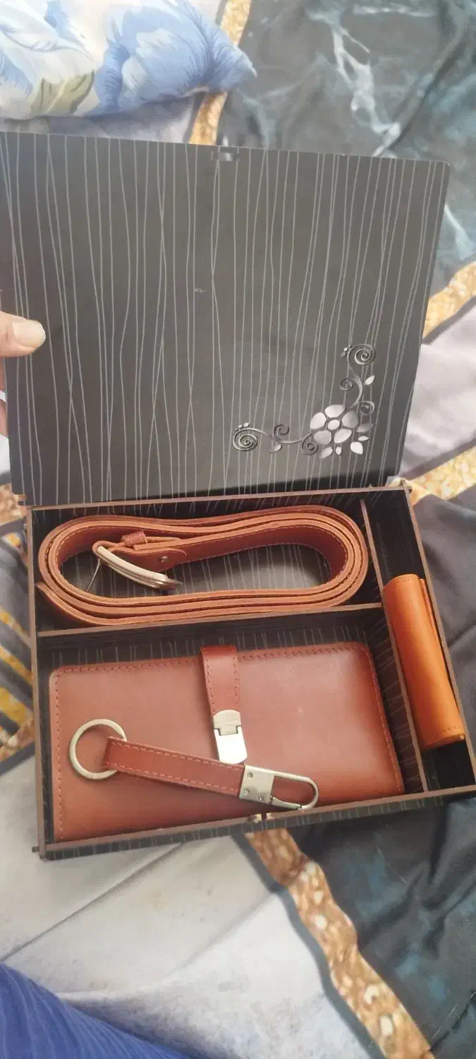 ست چرم کیف و کمربند|کیف، کفش، کمربند|هشتگرد, شهرک آپادانا|دیوار