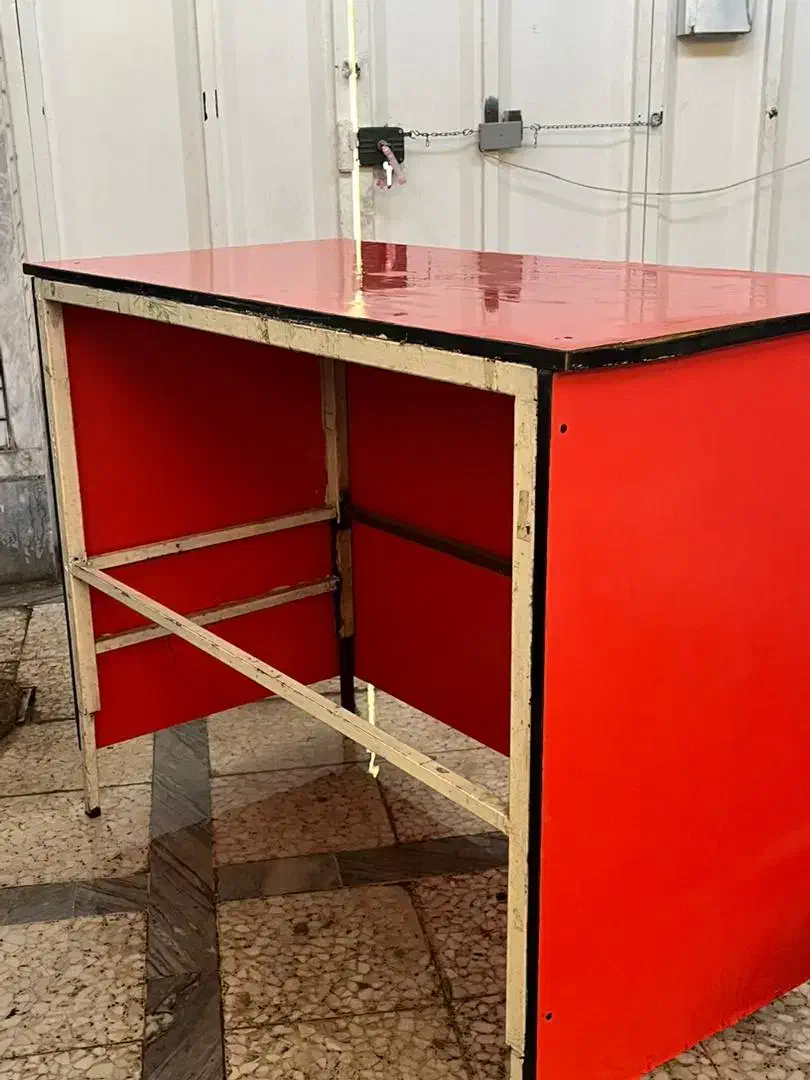 میز بزرگ و آهنی و چوب|میز تحریر و کامپیوتر|اندیمشک, |دیوار