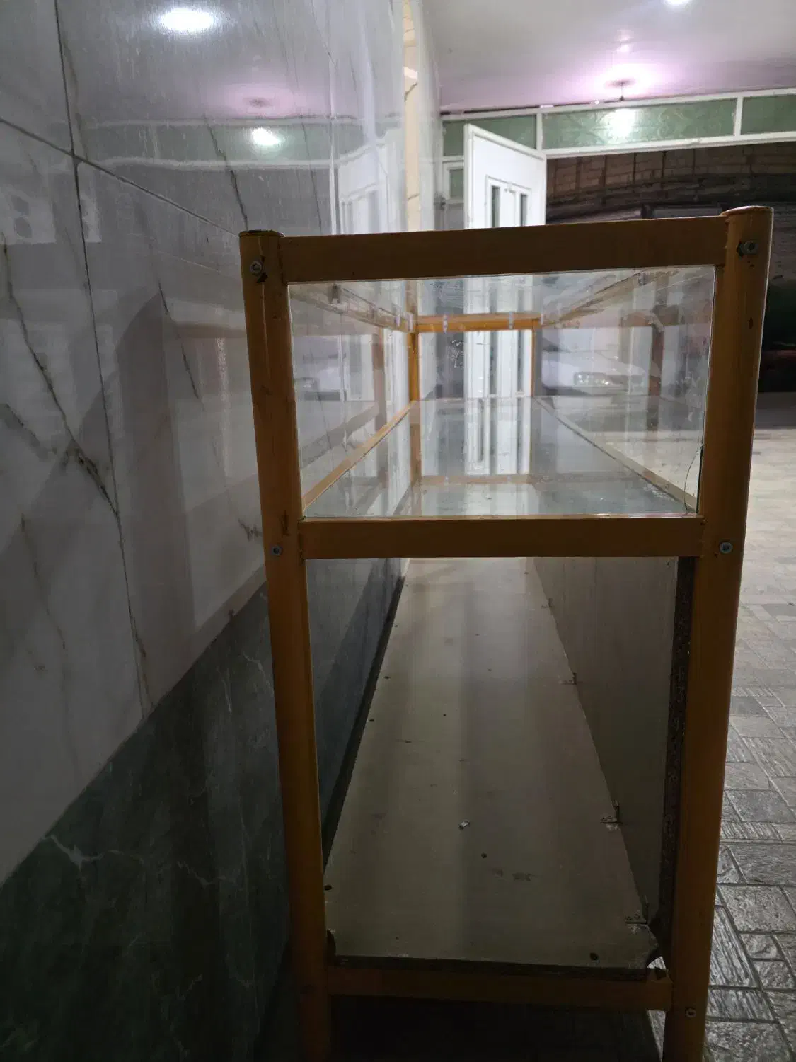 ویترین شیشه ای|فروشگاه و مغازه|فلاورجان, |دیوار