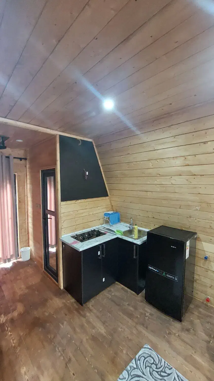 کلبه سوئیسی آندیا|اجارهٔ کوتاه‌مدت ویلا و باغ|رامسر, |دیوار