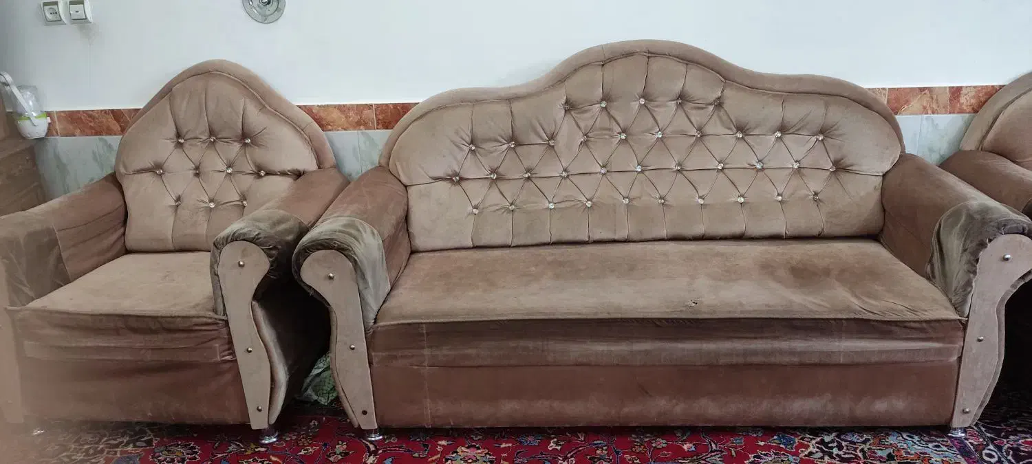 مبل ۷ نفره همراه ۳عدد جلو مبلی|مبلمان خانگی و میز عسلی|گوگان, |دیوار