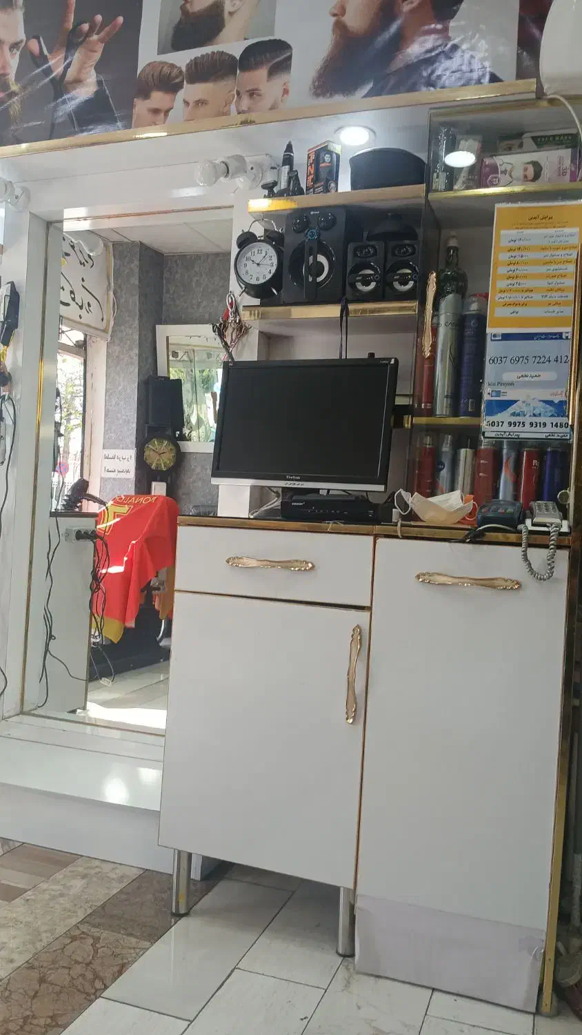 لوازم ودکور ارایشگاه صندلی سرشورتابلو|آرایشگاه و سالن‌های زیبایی|کاشمر, |دیوار