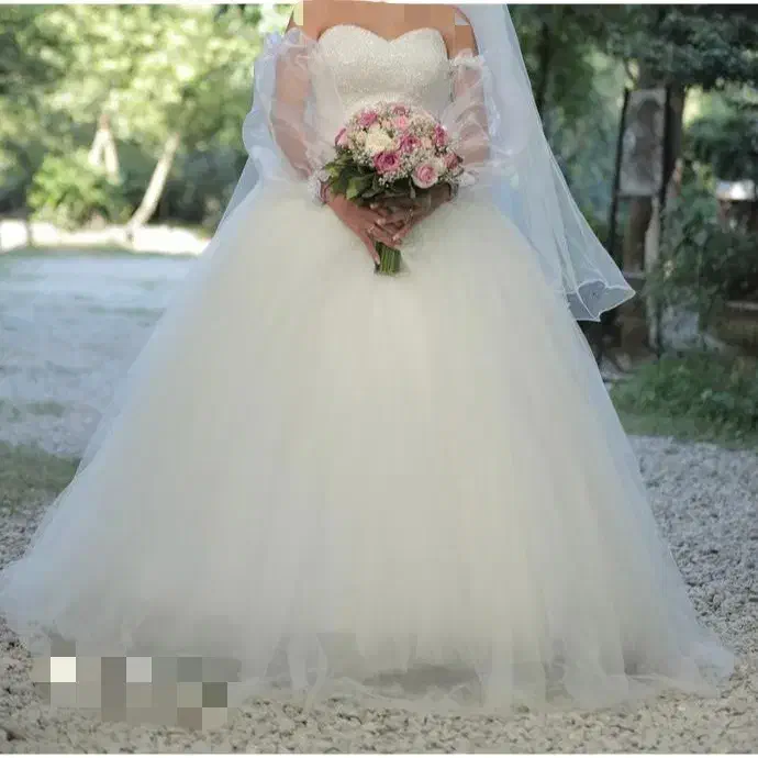 لباس عروس|لباس|کیش, |دیوار