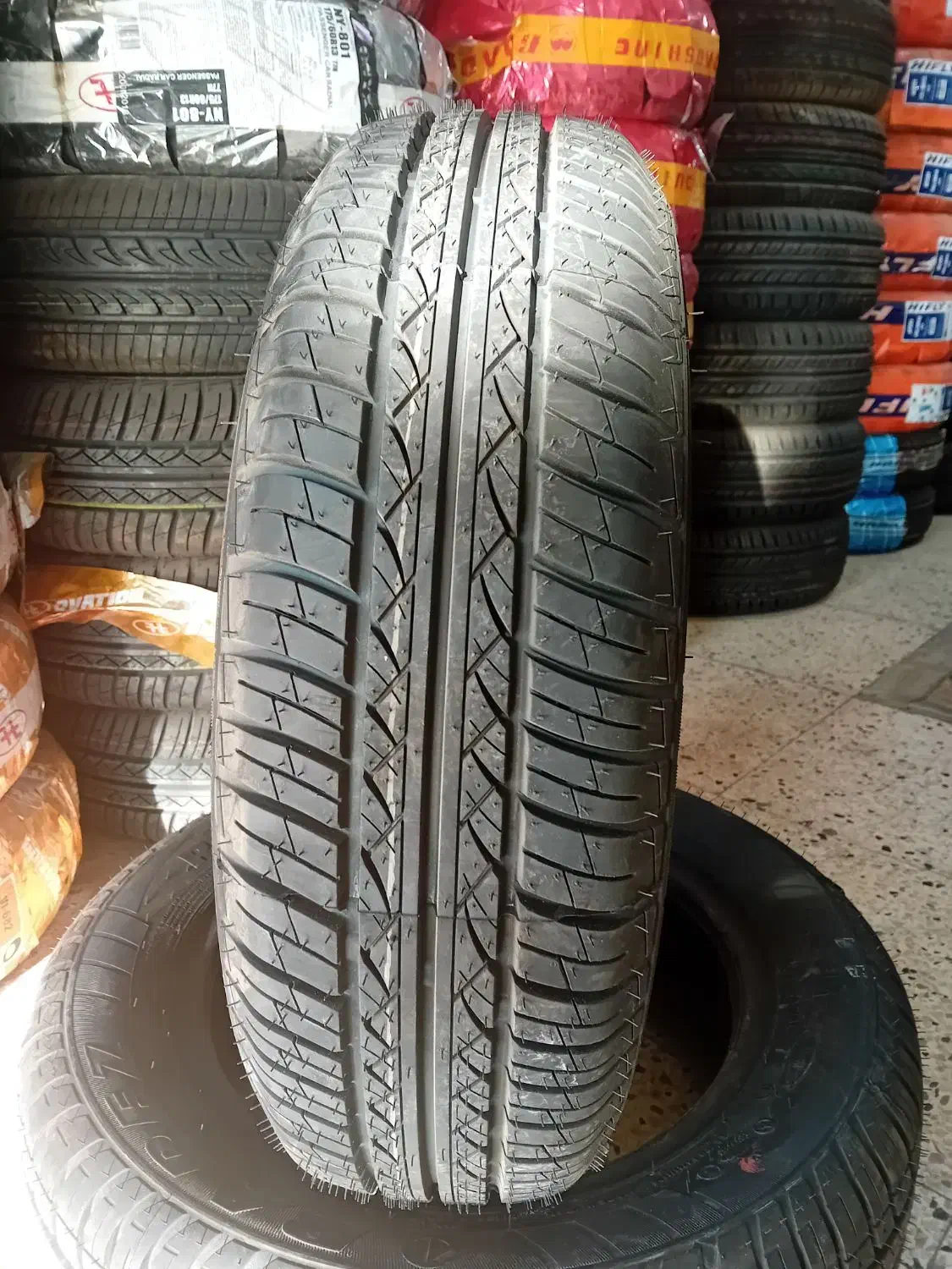 لاستیک بارز وانت تیبا کوئیک تیبا ۲ سایز ۱۳ و ۱۴|قطعات یدکی و لوازم جانبی|بجنورد, |دیوار