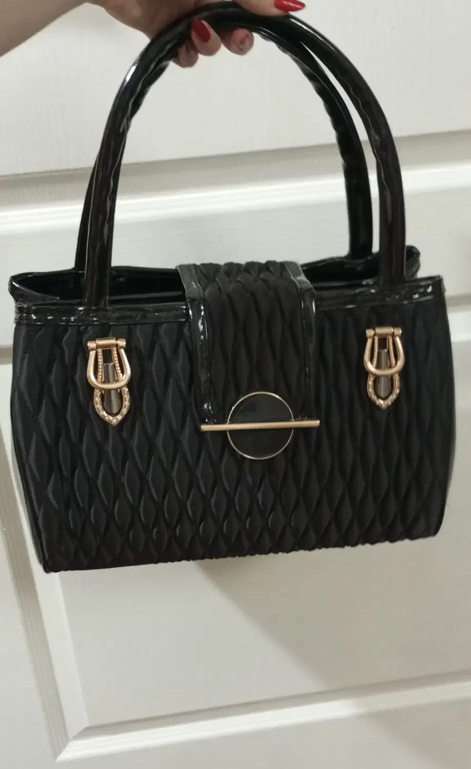 کیف|کیف، کفش، کمربند|باغستان, |دیوار