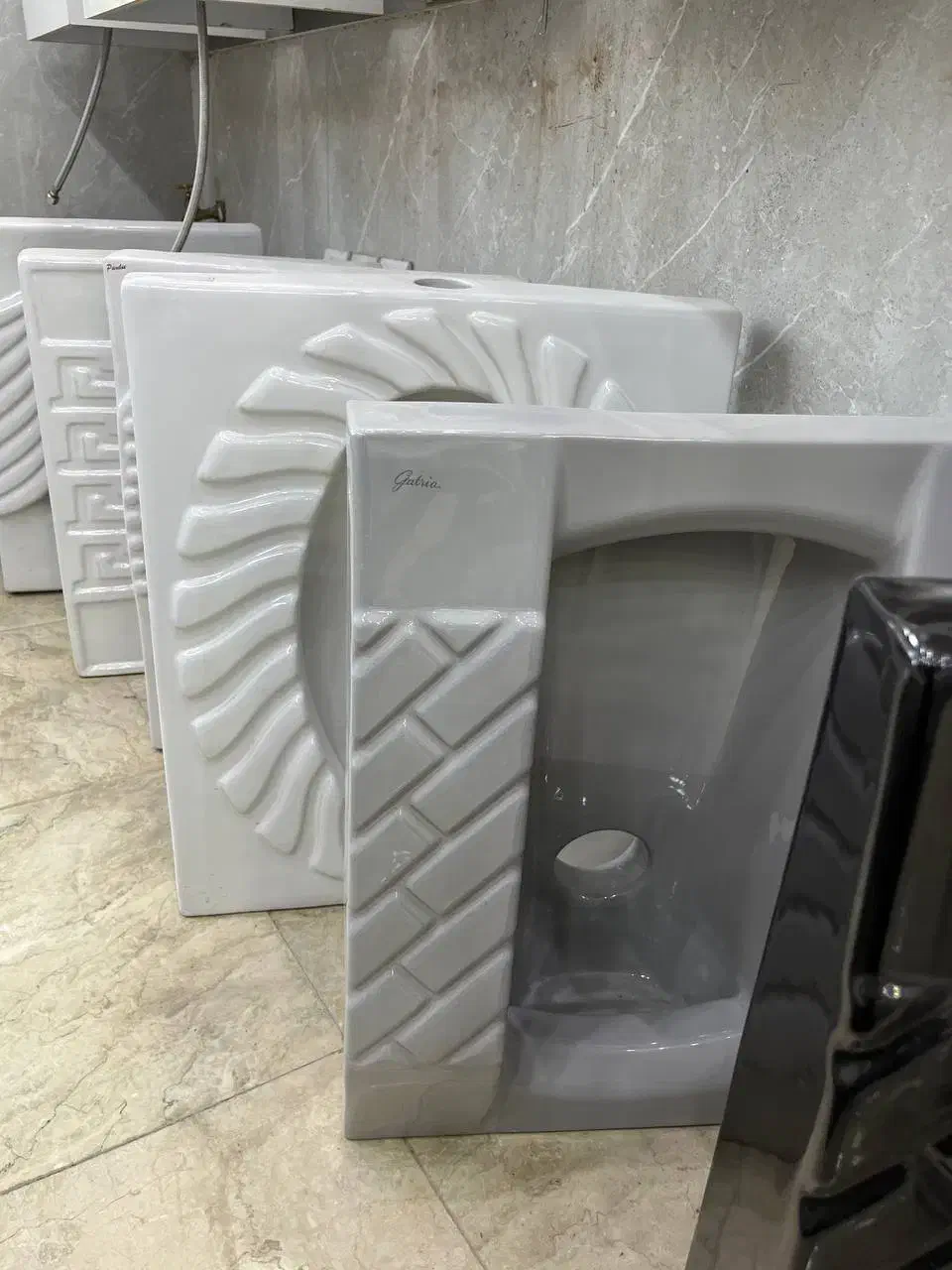 توالت زمینی ایرانی|مصالح و تجهیزات ساختمان|اصفهان, سرچشمه|دیوار