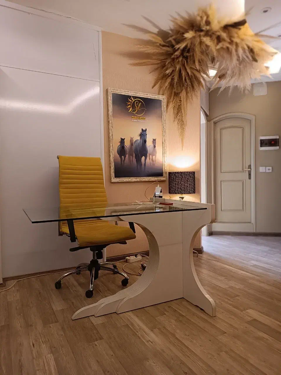 میز و صندلی برند محرری|مبلمان اداری|طرقبه, |دیوار