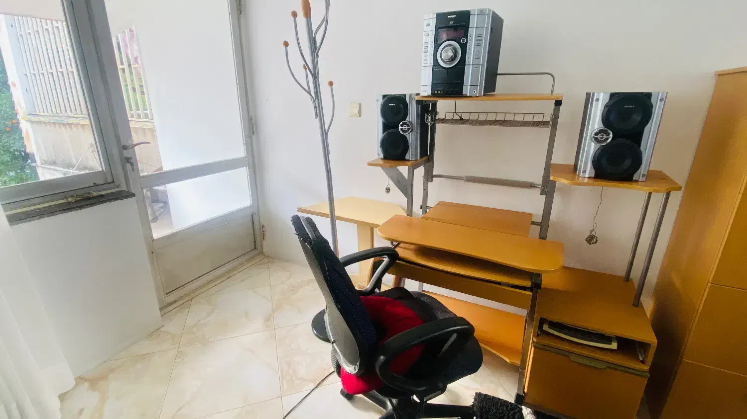 فروش صندلی میز کامپیوتر و ضبط صوت و جالباسی|فروشگاه و مغازه|چالوس, |دیوار