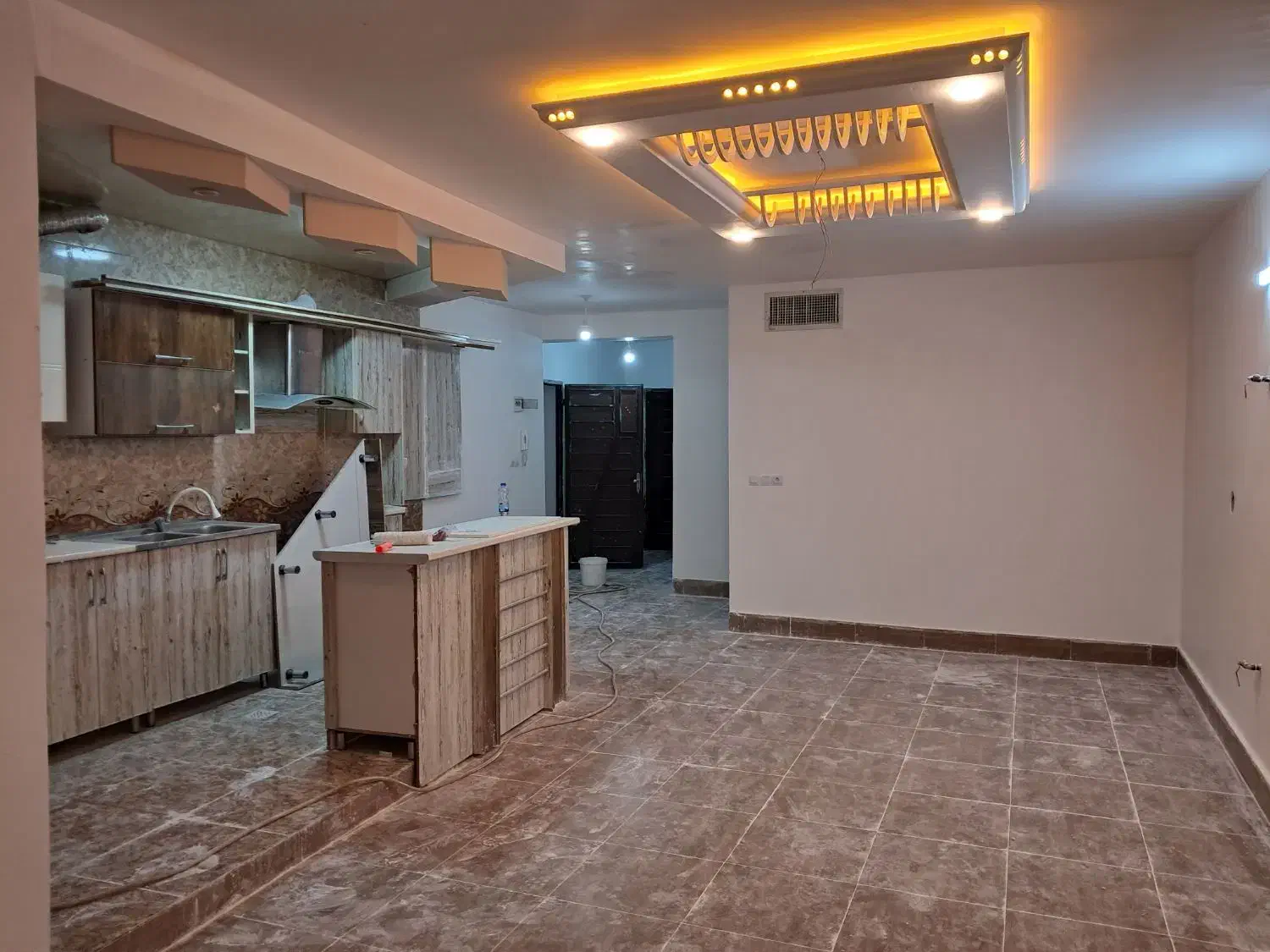 رهن دوواحد طبقه اول دوطبقه.|اجارهٔ خانه و ویلا|فیروزآباد (فارس), |دیوار