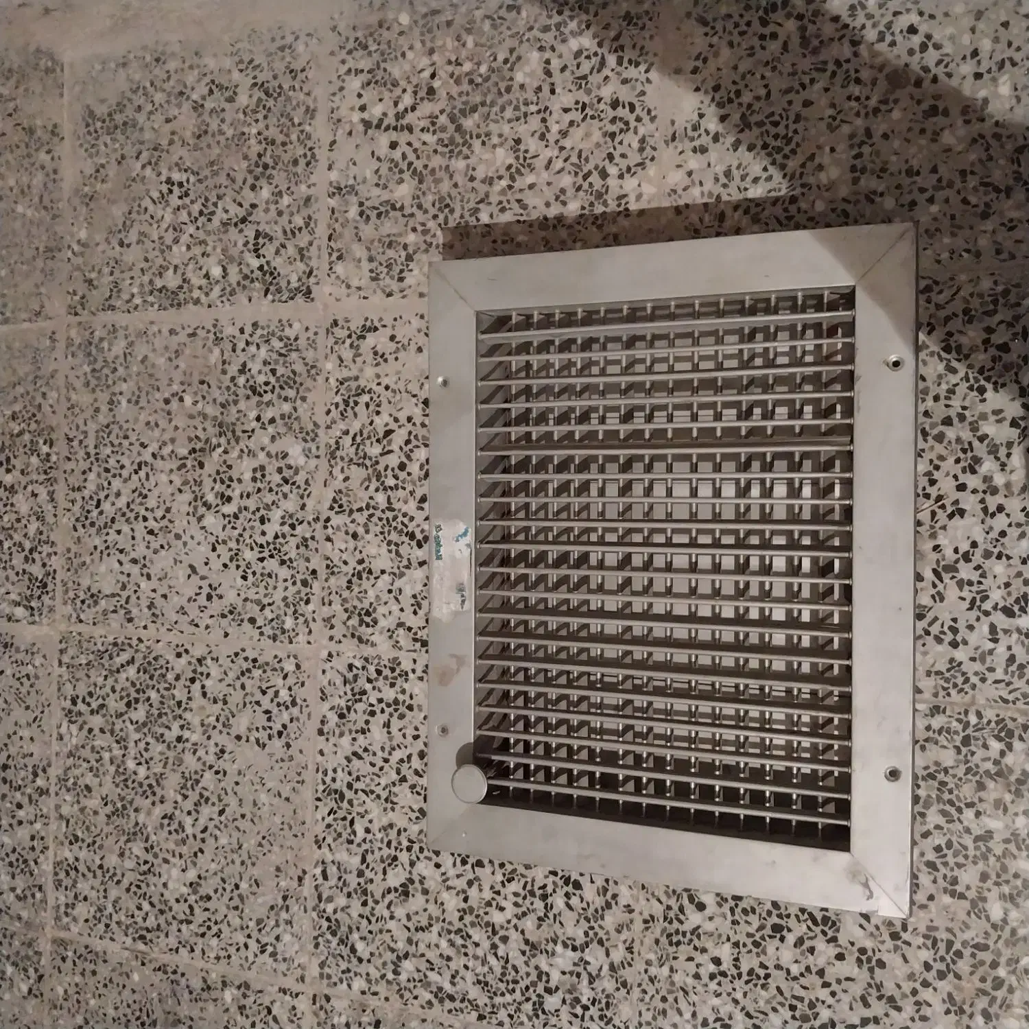 حفاظ درب کولر|کولر گازی و فنکوئل|اصفهان, رزمندگان|دیوار