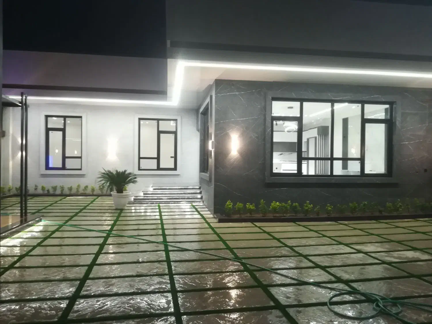 ویلا نما مدرن خشکبیجار بلوار ساحلی|فروش خانه و ویلا|رشت, بازار|دیوار