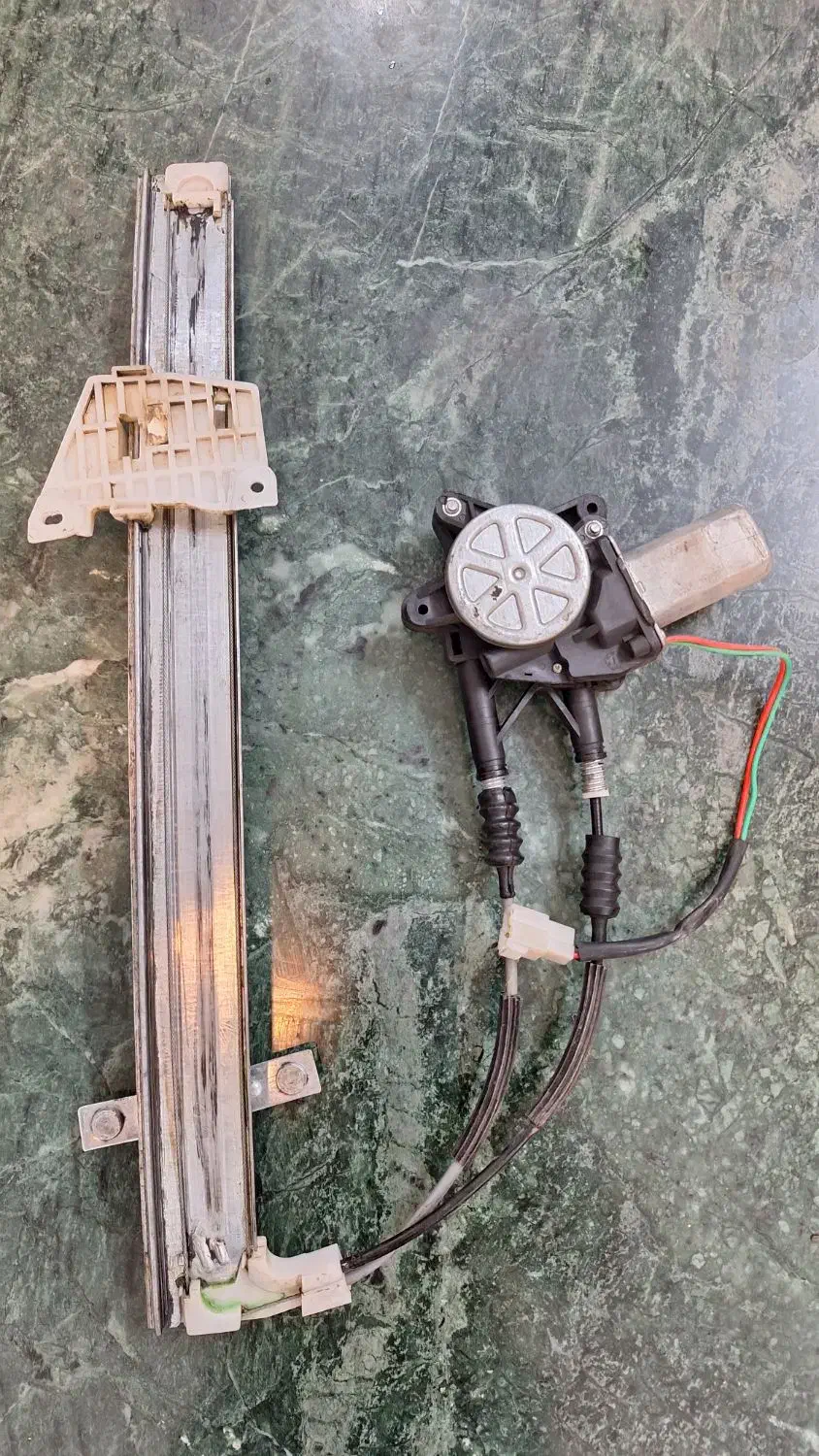 شیشه بالابر ساینا|قطعات یدکی و لوازم جانبی|مشهد, توس (بلوار توس)|دیوار