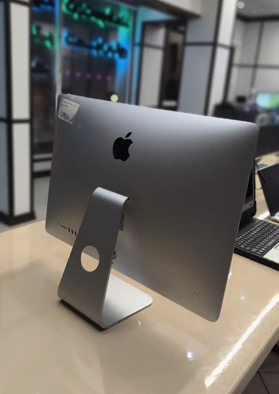 آی مک 22 اینچ|رایانه رومیزی|قم, صفائیه|دیوار