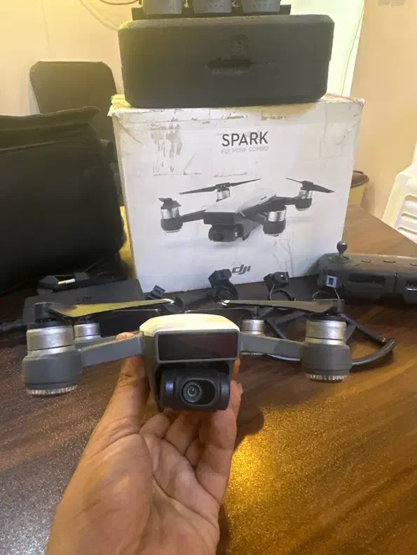 هلیشات DJI Spark پک کمبو (Fly More Combo) - تمیز|دوربین عکاسی و فیلمبرداری|بندرعباس, |دیوار